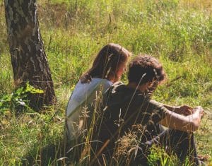 Green dating meisje jongen gras